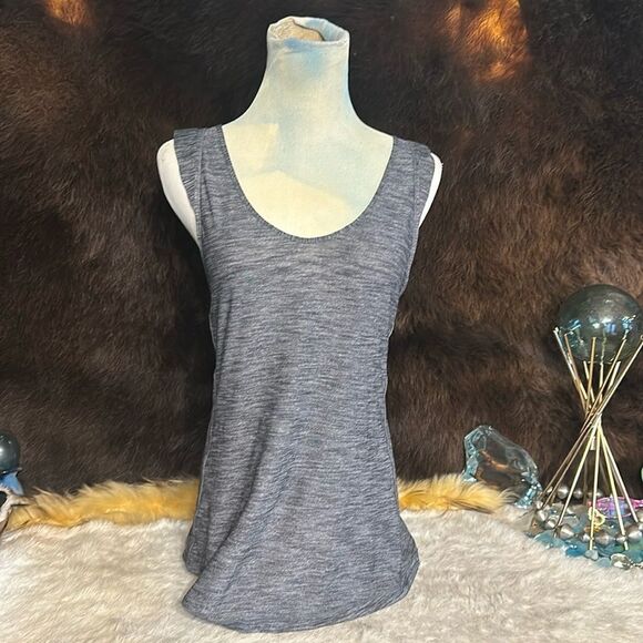 Lululemon top 8 (6012) - Picture 1 of 5